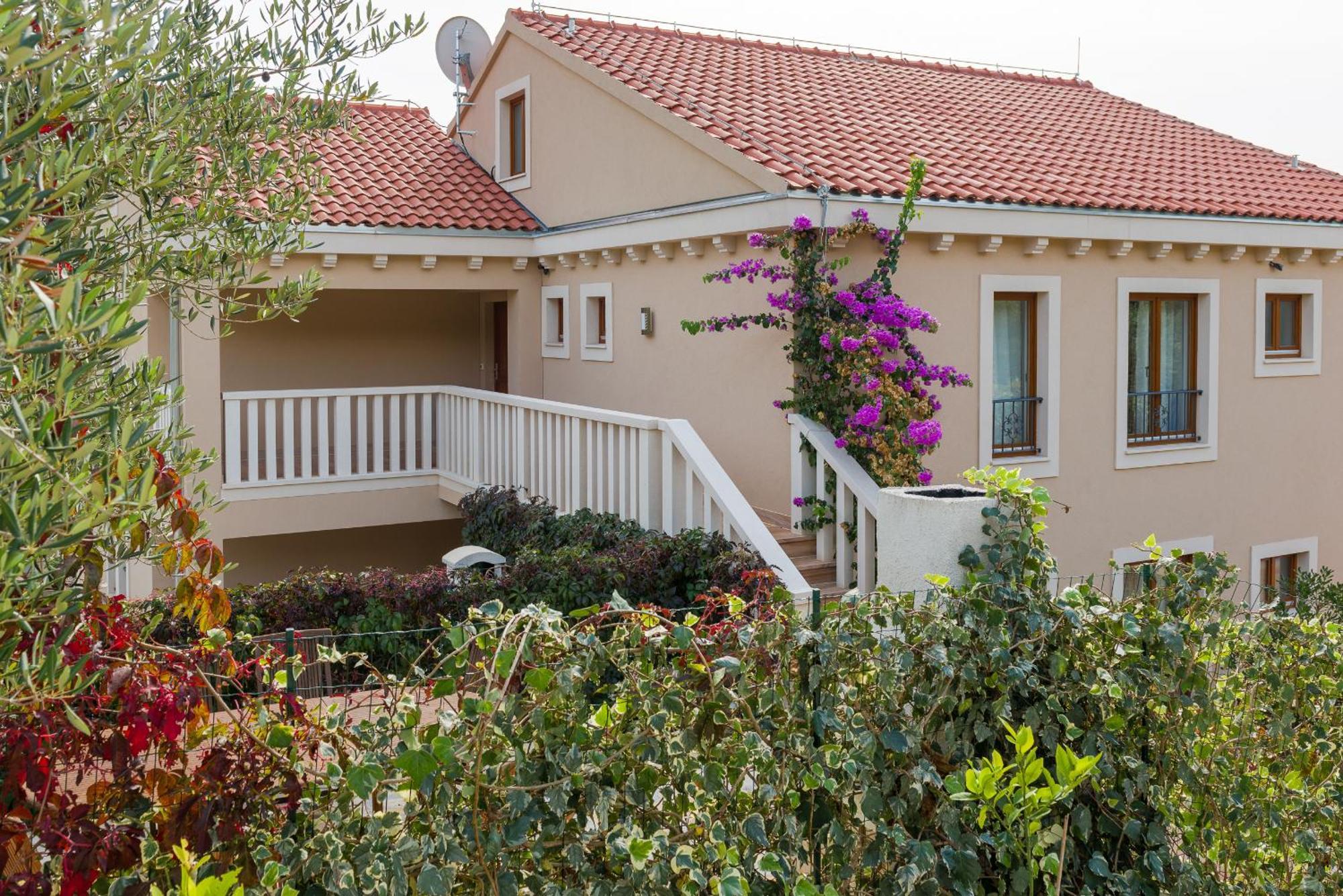 Apartments - Villa Ana Milna  Exterior foto